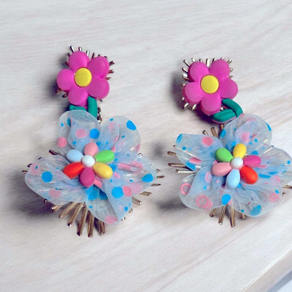Groovy Flower Earrings pierced